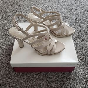 8.5 Naturalizer Delma Heels